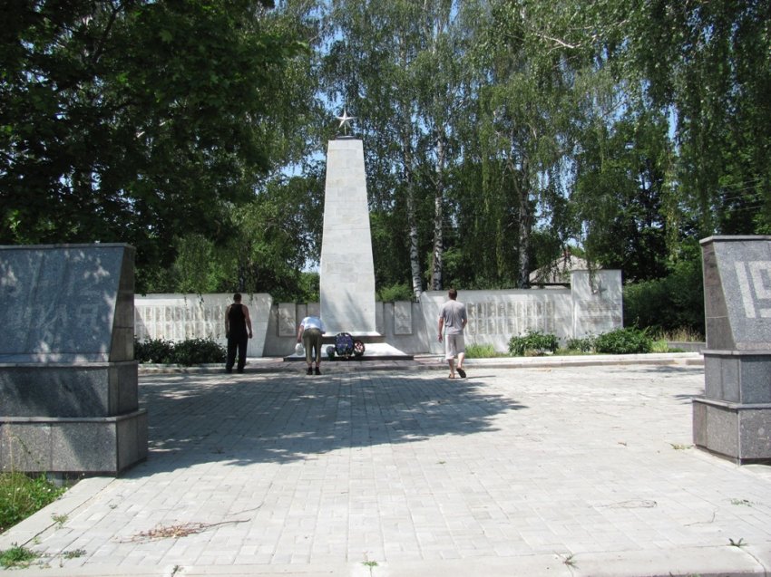 братская могила Ольховатка.JPG 3